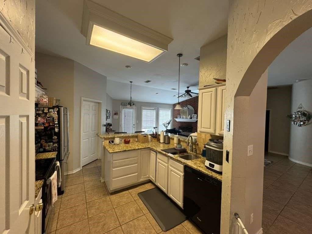 11901 Galleon Rd - Photo 7 of 12