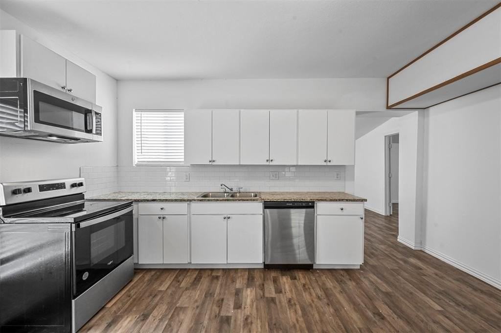 708 W Day St - Photo 5 of 21