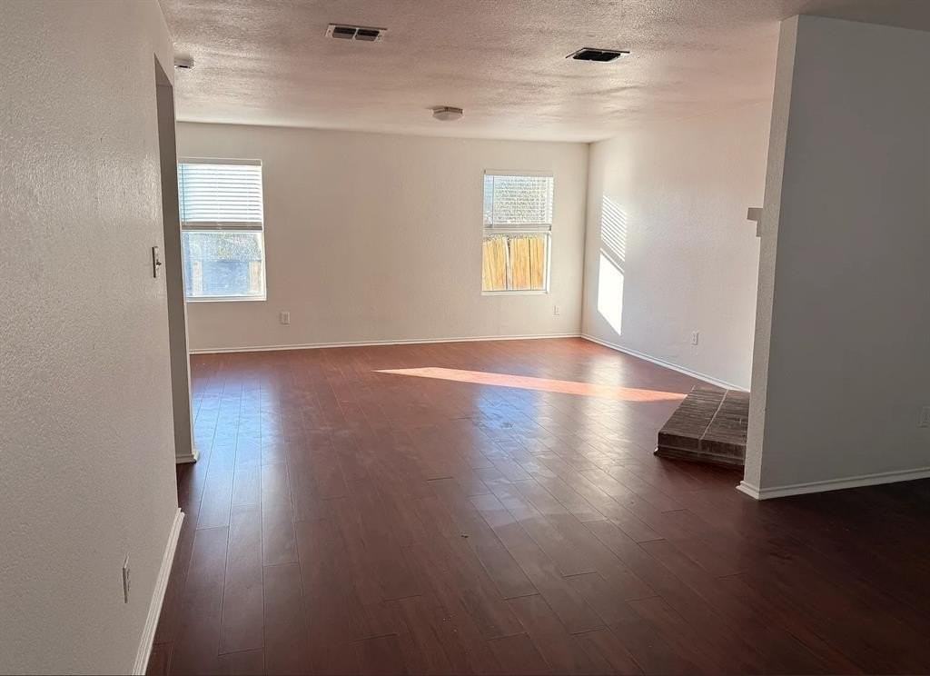 901 Mill Branch Dr - Photo 4 of 21