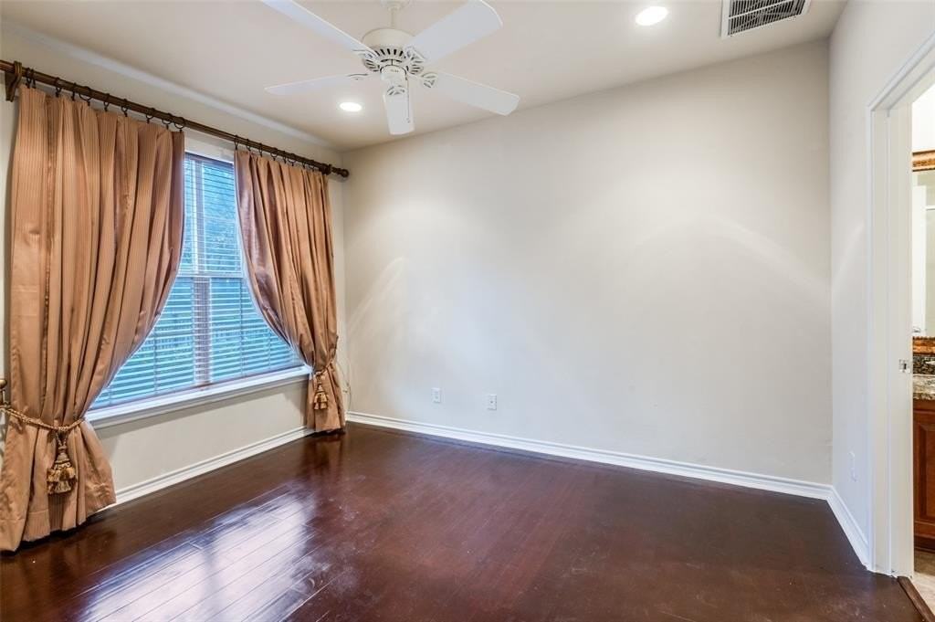 15738 Quorum Dr #9 - Photo 5 of 12