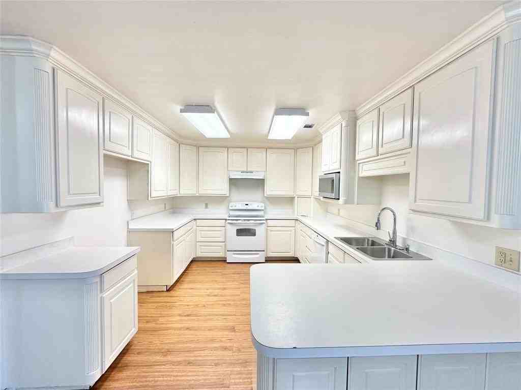 8869 Liberty Rd - Photo 5 of 25