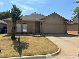 featured image of 317 Texas Dr