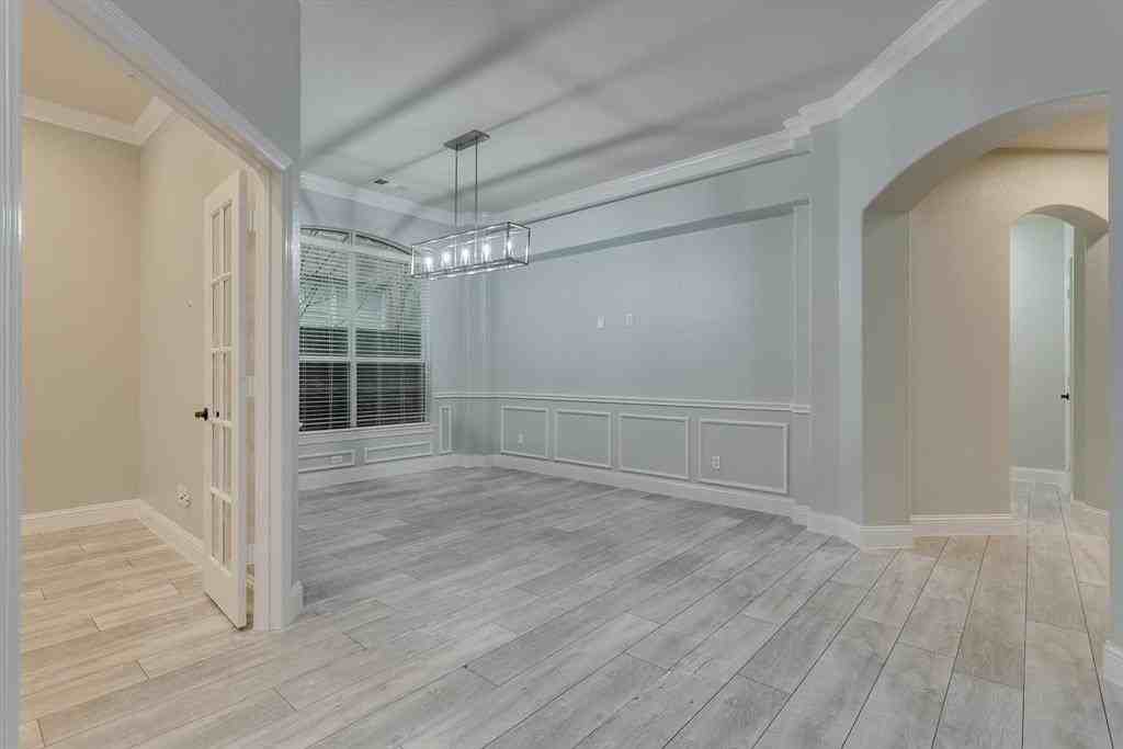 1500 Bonham Pkwy - Photo 5 of 32