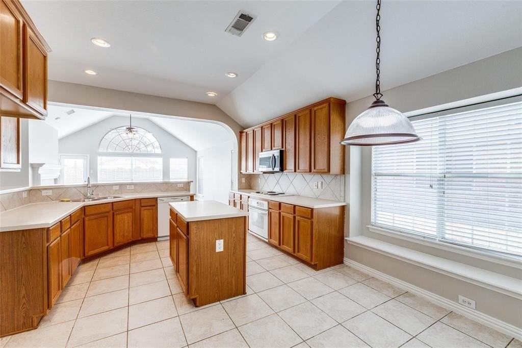 2771 Waterway Dr - Photo 6 of 25