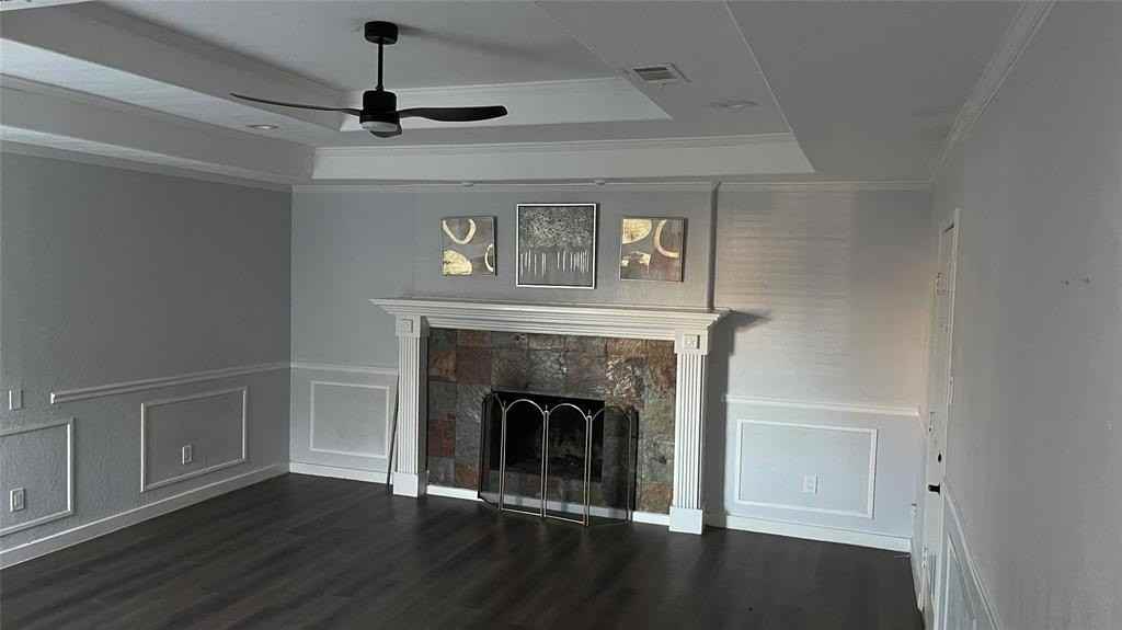 5070 Tierney Ct N - Photo 3 of 17