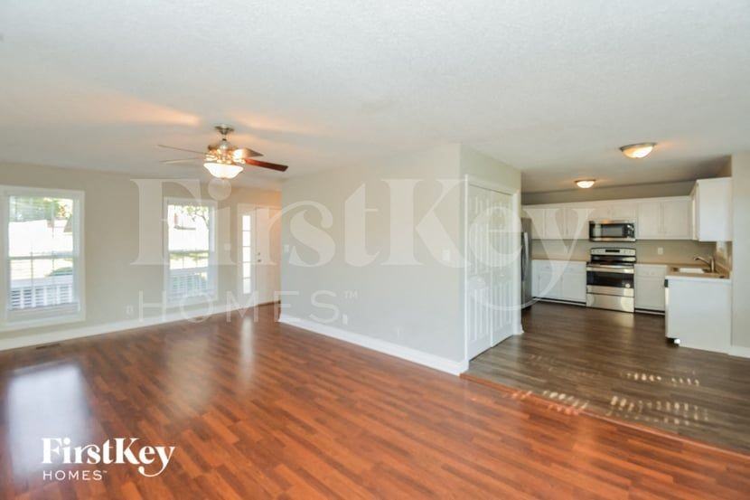 1930 Whirlaway Cir - Photo 3 of 15