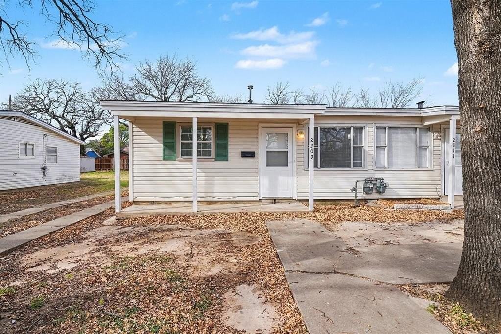 2209 Barbell Ln - Photo 2 of 26