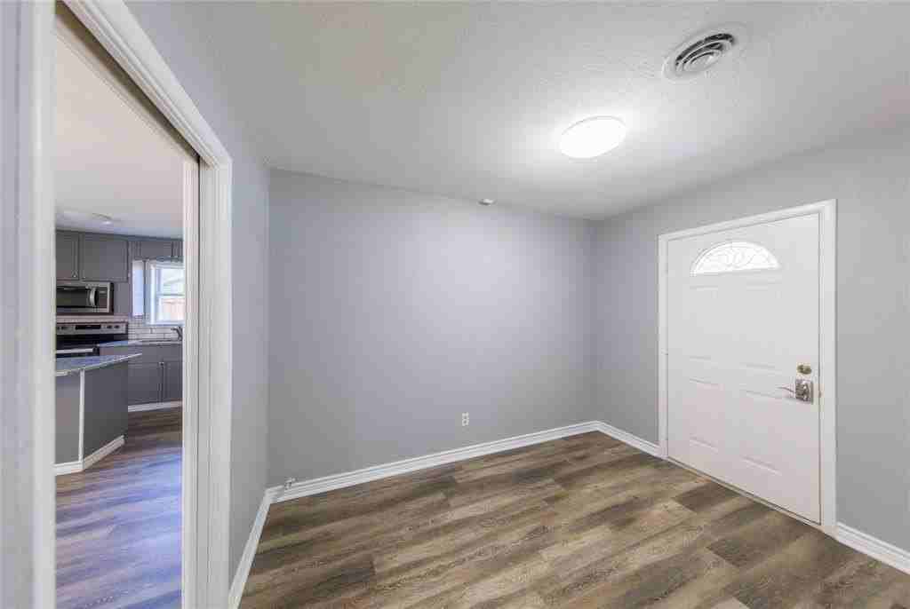 418 Apollo Rd - Photo 3 of 24