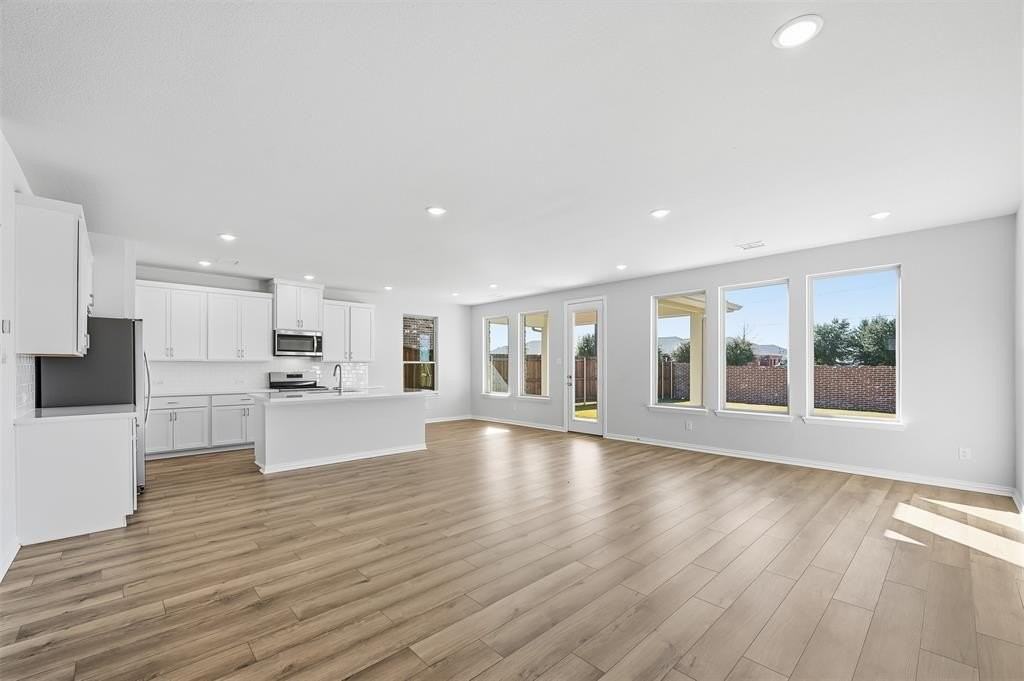 1126 Redcoat Dr - Photo 3 of 22