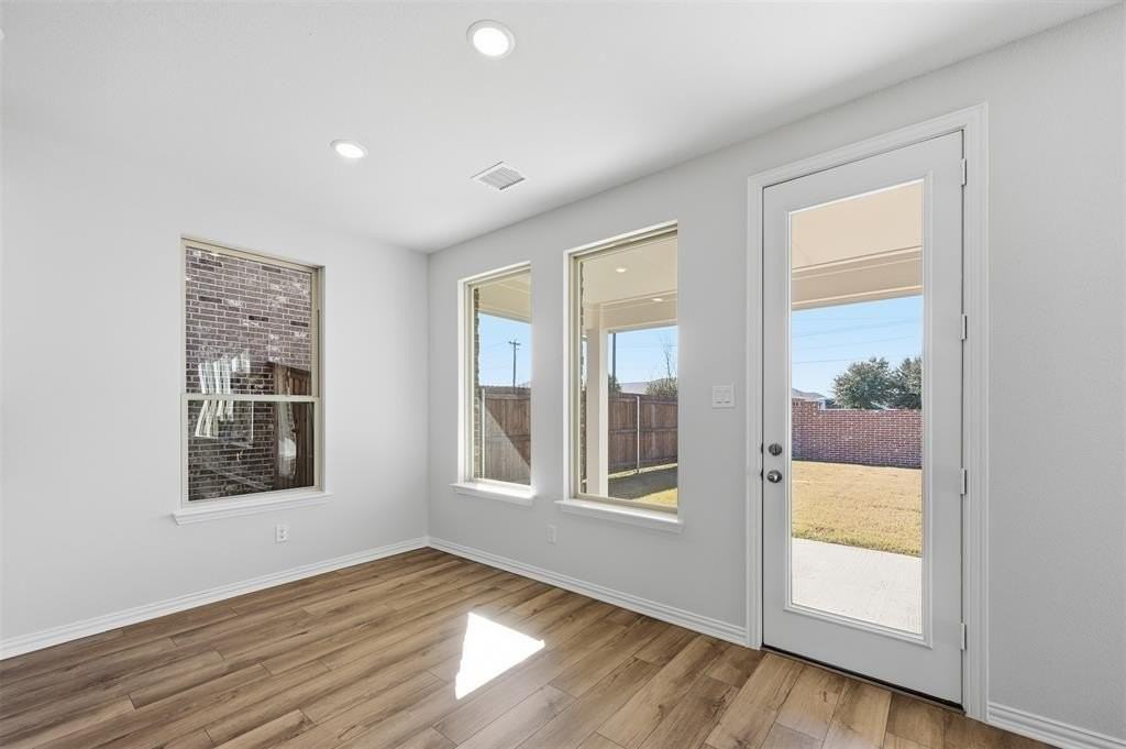 1126 Redcoat Dr - Photo 4 of 22