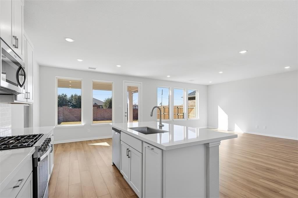 1126 Redcoat Dr - Photo 6 of 22