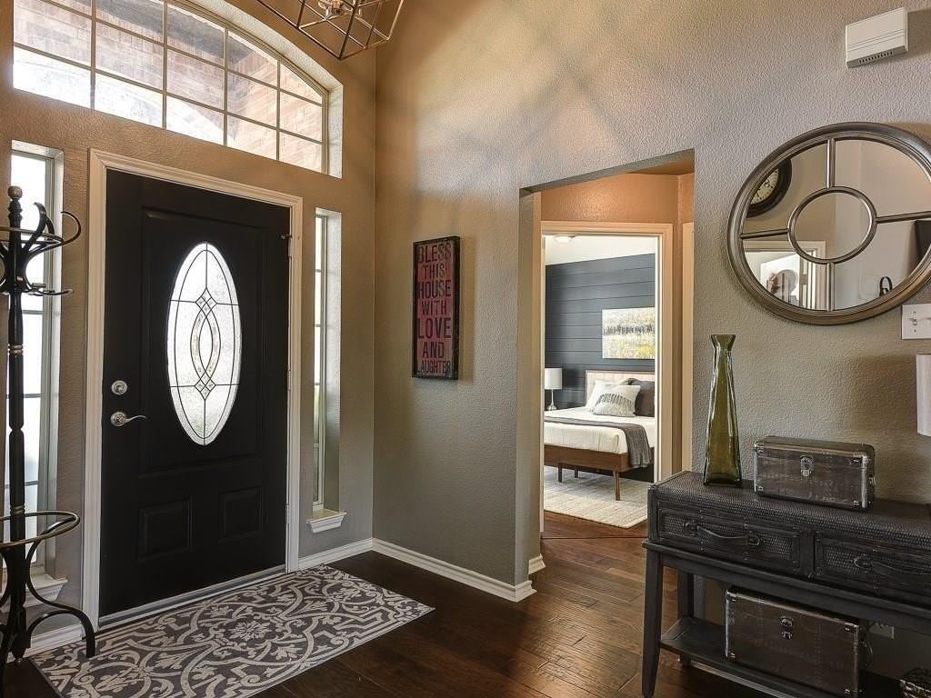 3621 Granbury Dr - Photo 4 of 32