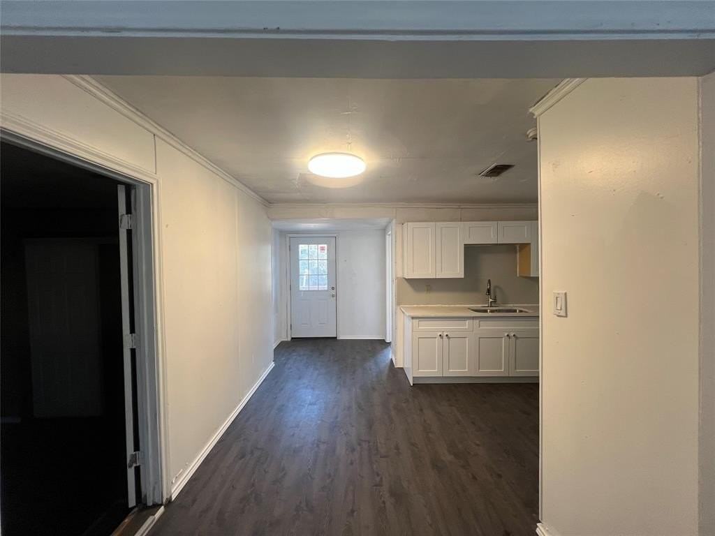 1104 Bell Dr - Photo 5 of 13