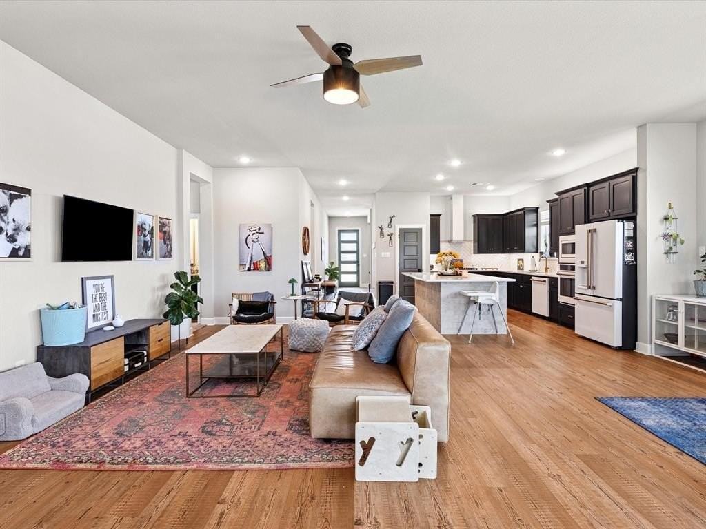 2240 Lazy Dog Ln - Photo 3 of 38