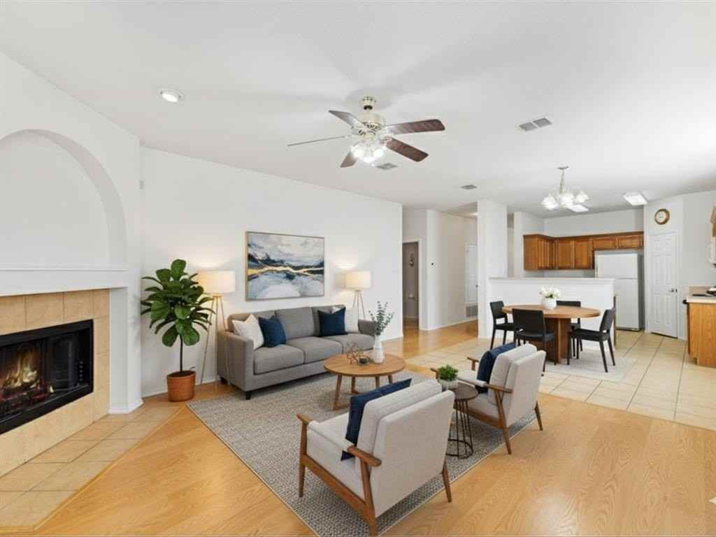 548 Linacre Dr - Photo 4 of 34