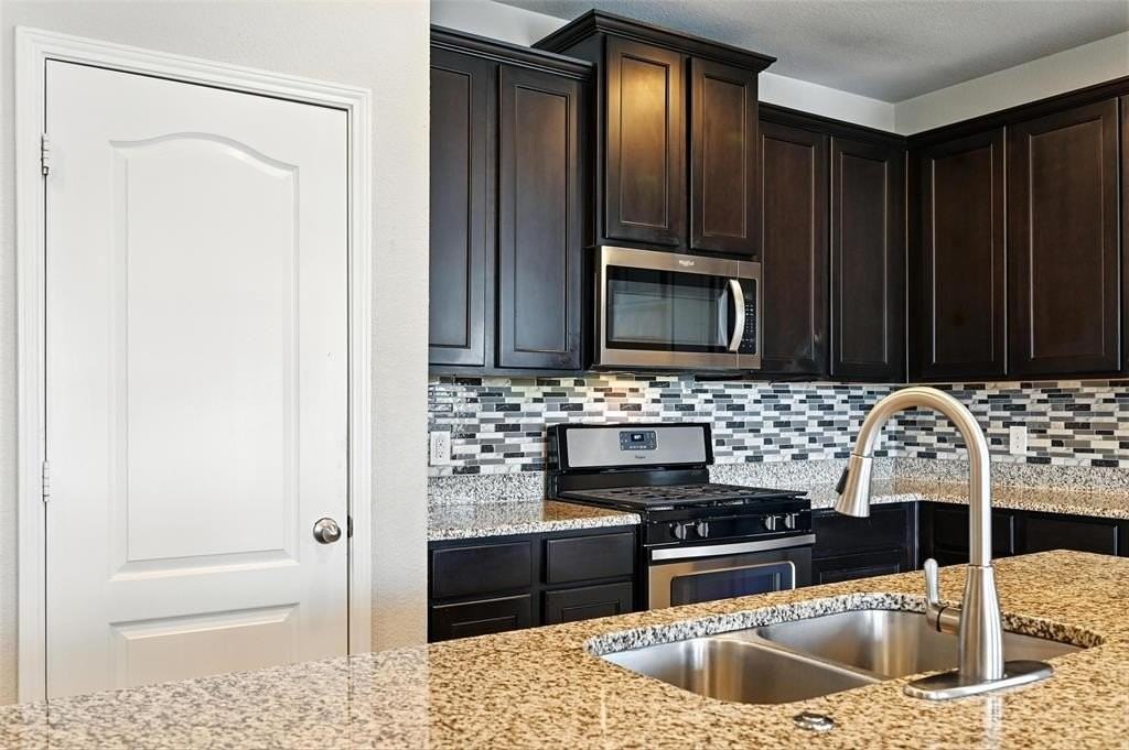 1724 Long Meadow Rd - Photo 7 of 23