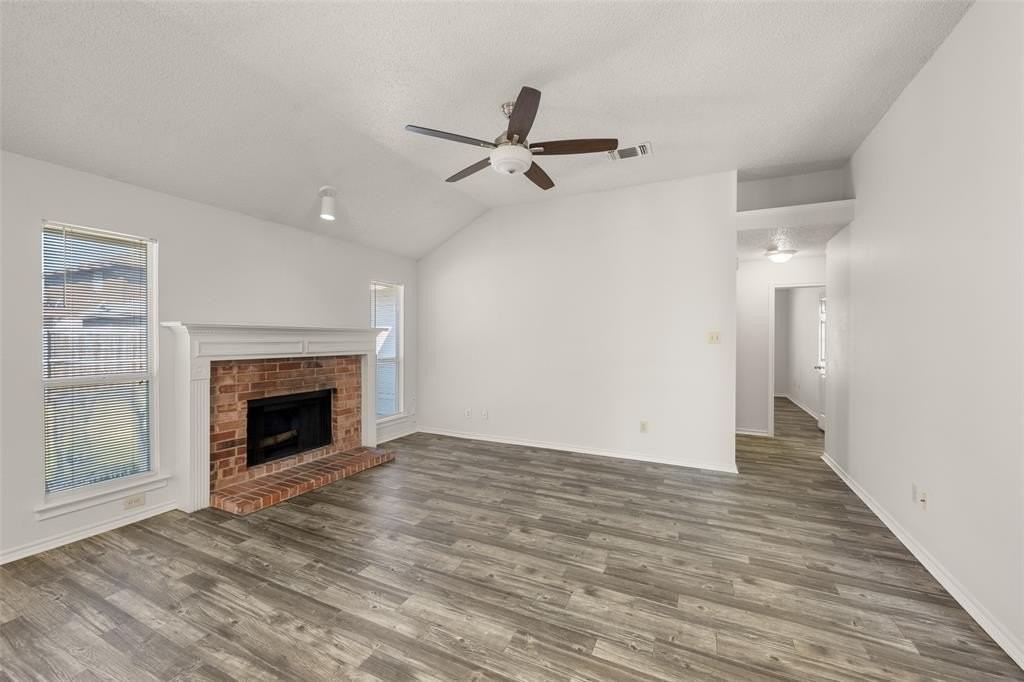 1417 Warwick Dr - Photo 4 of 27