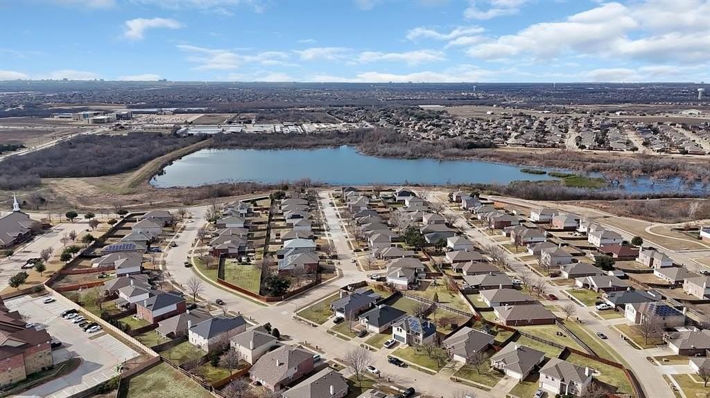 1003 Ann Dr - Photo 5 of 37