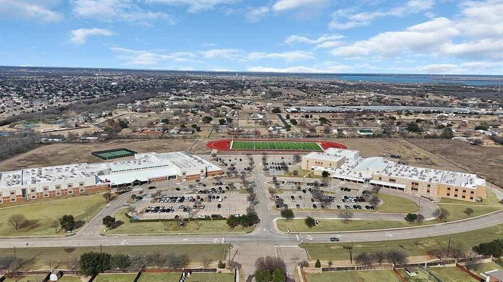 1003 Ann Dr - Photo 6 of 37