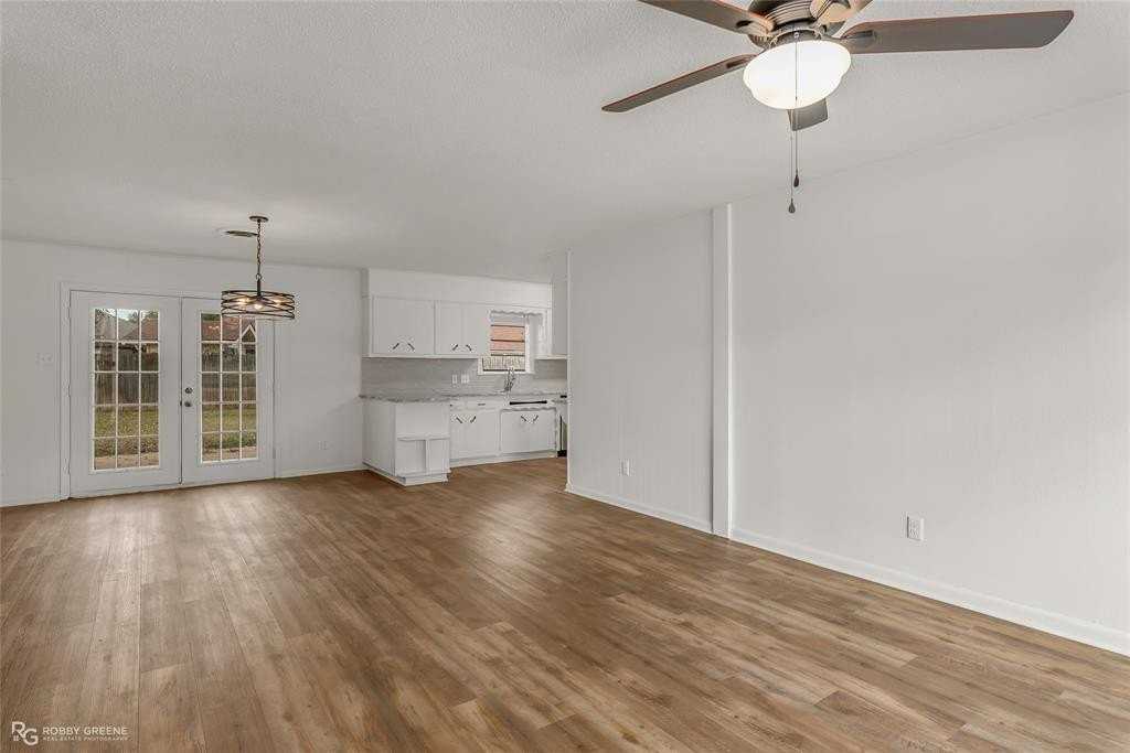 2425 Belmont Blvd - Photo 4 of 21