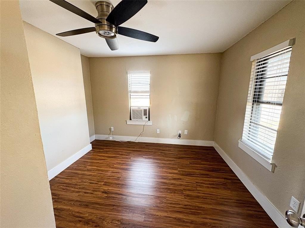 412 W Beech St - Photo 5 of 17