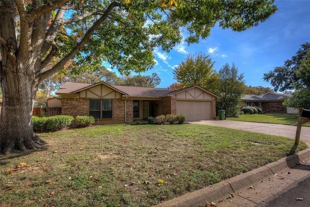 2717 Lucas Dr - Photo 4 of 37