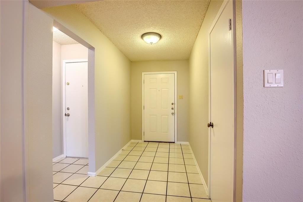 2717 Lucas Dr - Photo 6 of 37