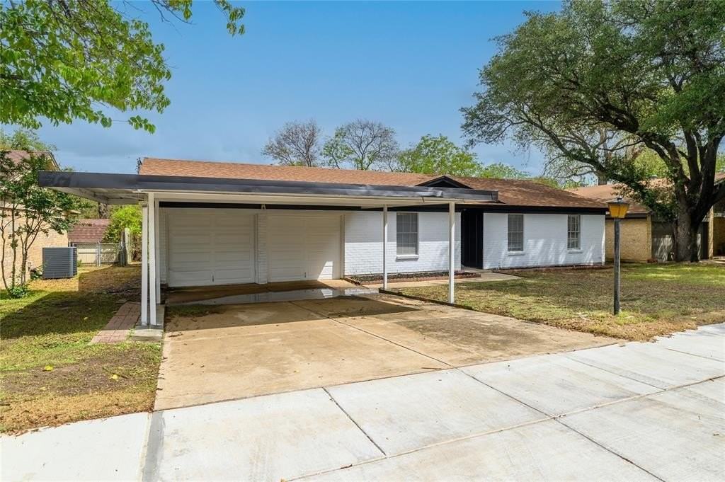 8144 Tumbleweed Trl - Photo 2 of 34