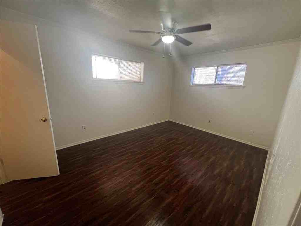 585 Manco Rd - Photo 7 of 7