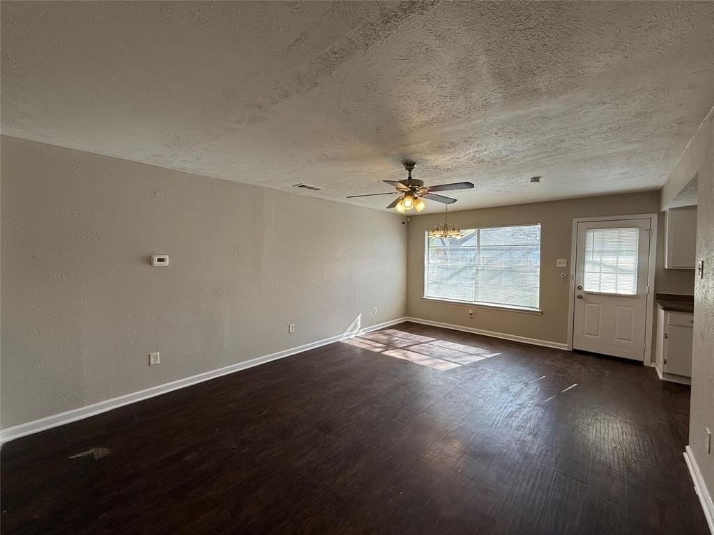 6328 Bellbrook Dr - Photo 4 of 18