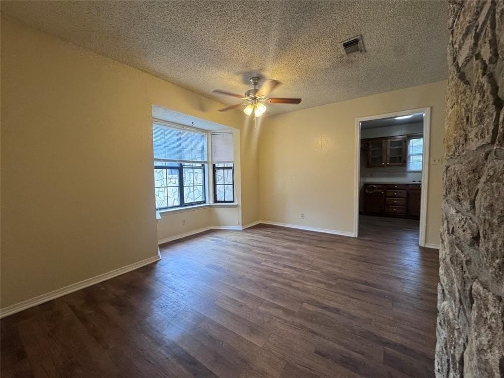 1107 Sierra Vista Dr - Photo 5 of 17