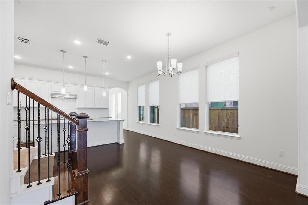 18136 Lakefront Ct - Photo 7 of 21