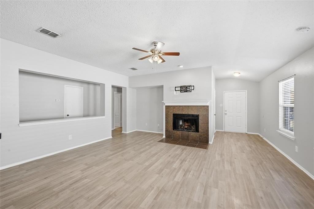 1665 Crown Point Dr - Photo 3 of 20