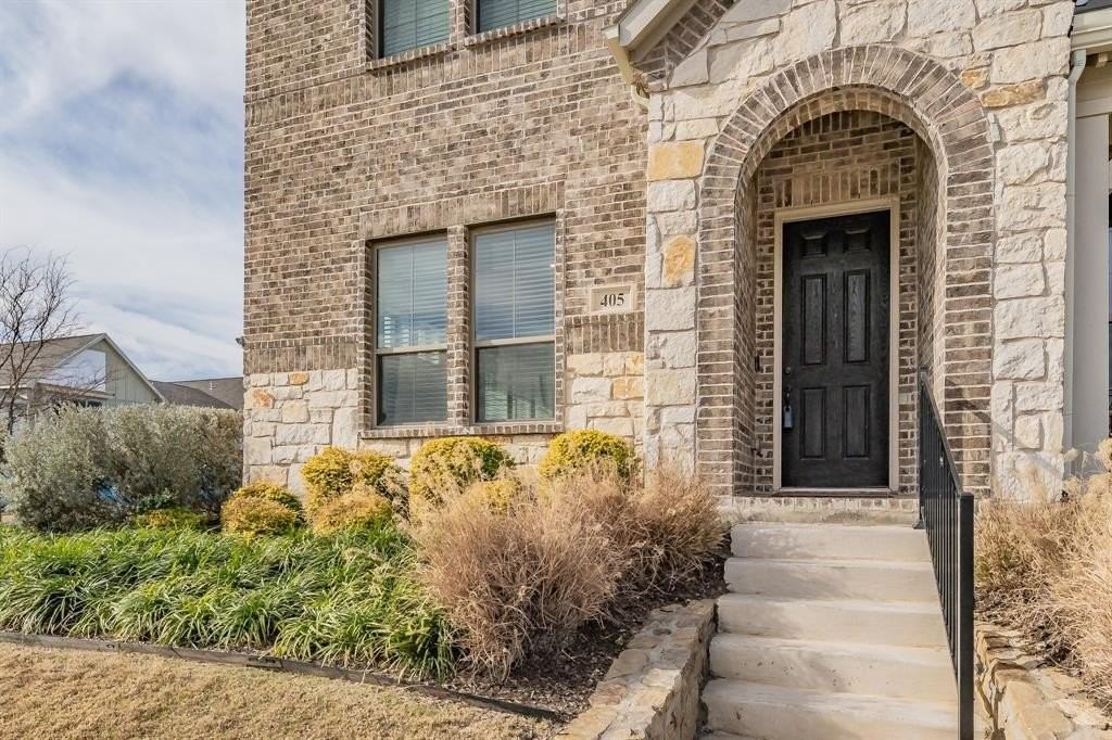 405 Matchbox St - Photo 2 of 37