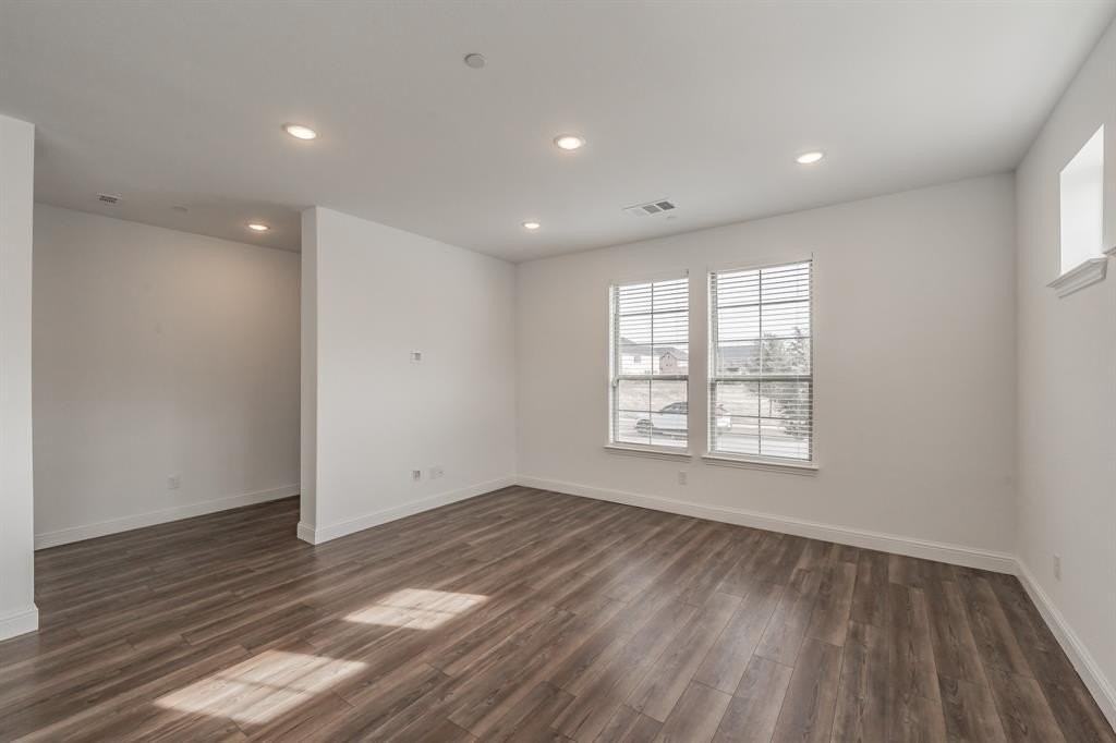 405 Matchbox St - Photo 5 of 37