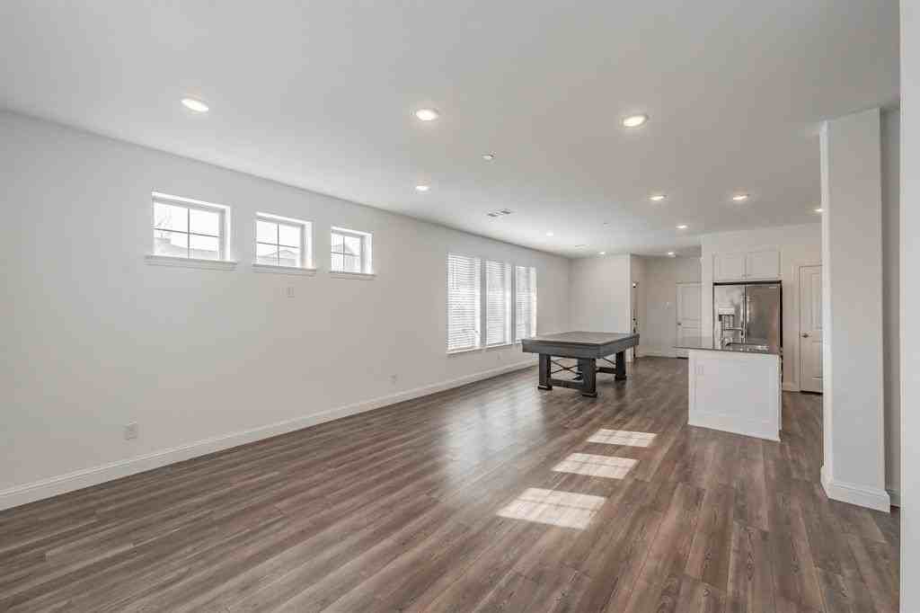 405 Matchbox St - Photo 6 of 37