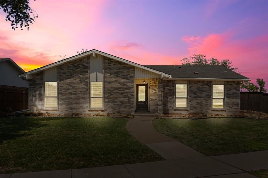 2113 Victoria Rd - Photo 2 of 20