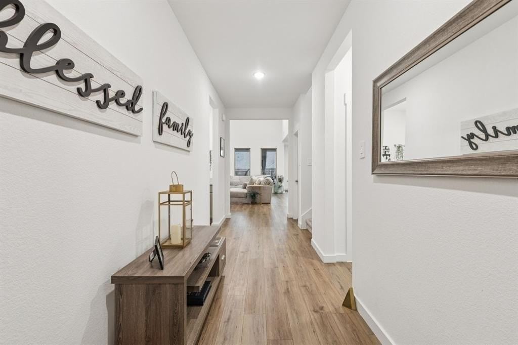 1238 Beaumont Ln - Photo 3 of 29