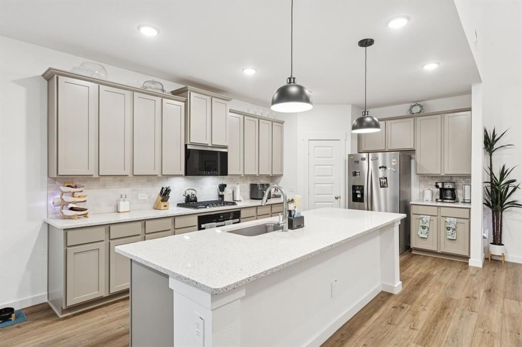 1238 Beaumont Ln - Photo 7 of 29