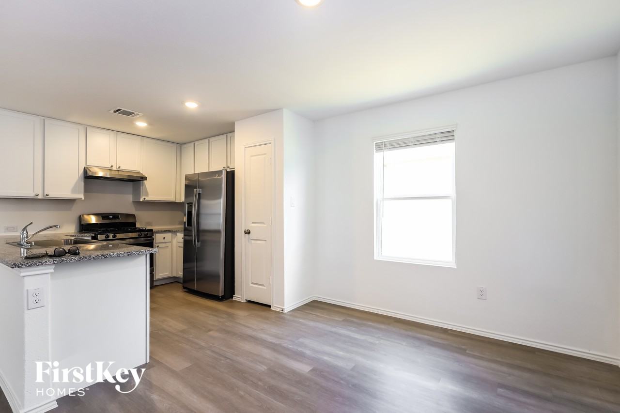 8011 Nube Medina - Photo 7 of 15