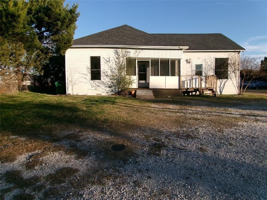 1519 S Highway 67 - Photo 3 of 26