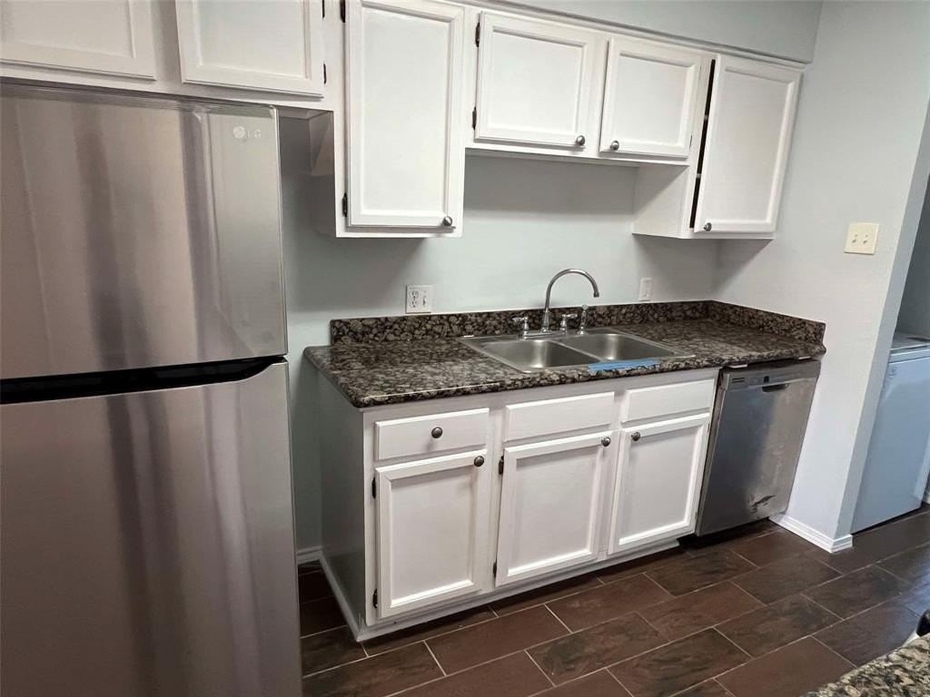 1020 Vera Ct - Photo 7 of 20