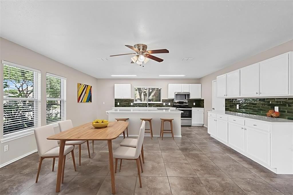 6505 Tara Ln - Photo 3 of 34