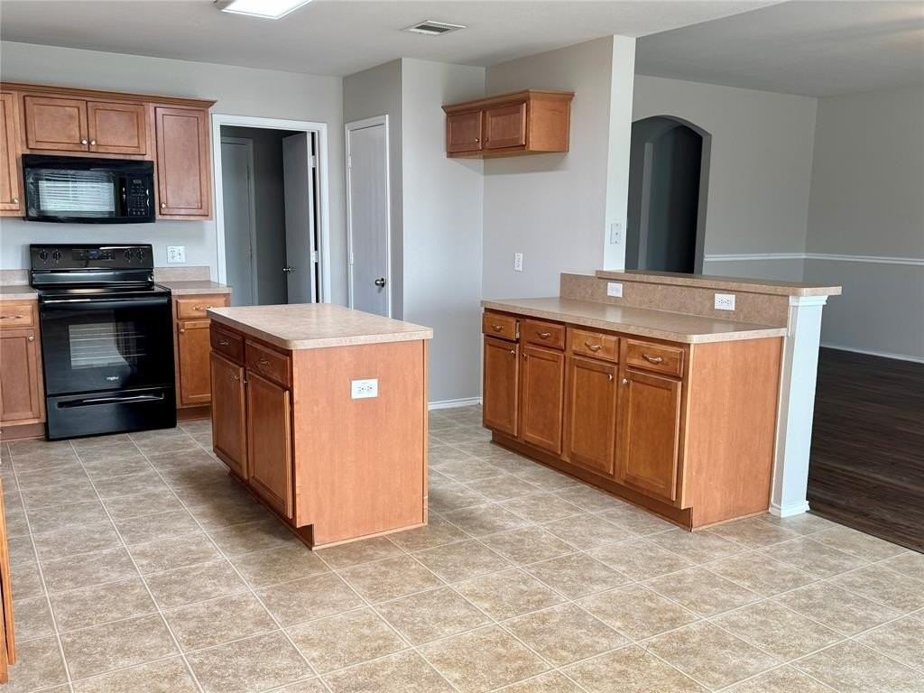 204 S Chestnut St - Photo 6 of 19