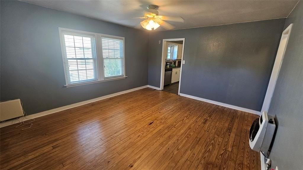 2620 N Elm St - Photo 7 of 28