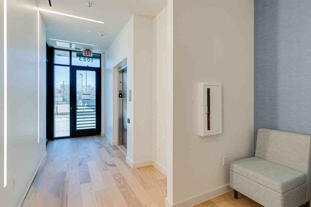 1023 Lipscomb St #302 - Photo 4 of 30