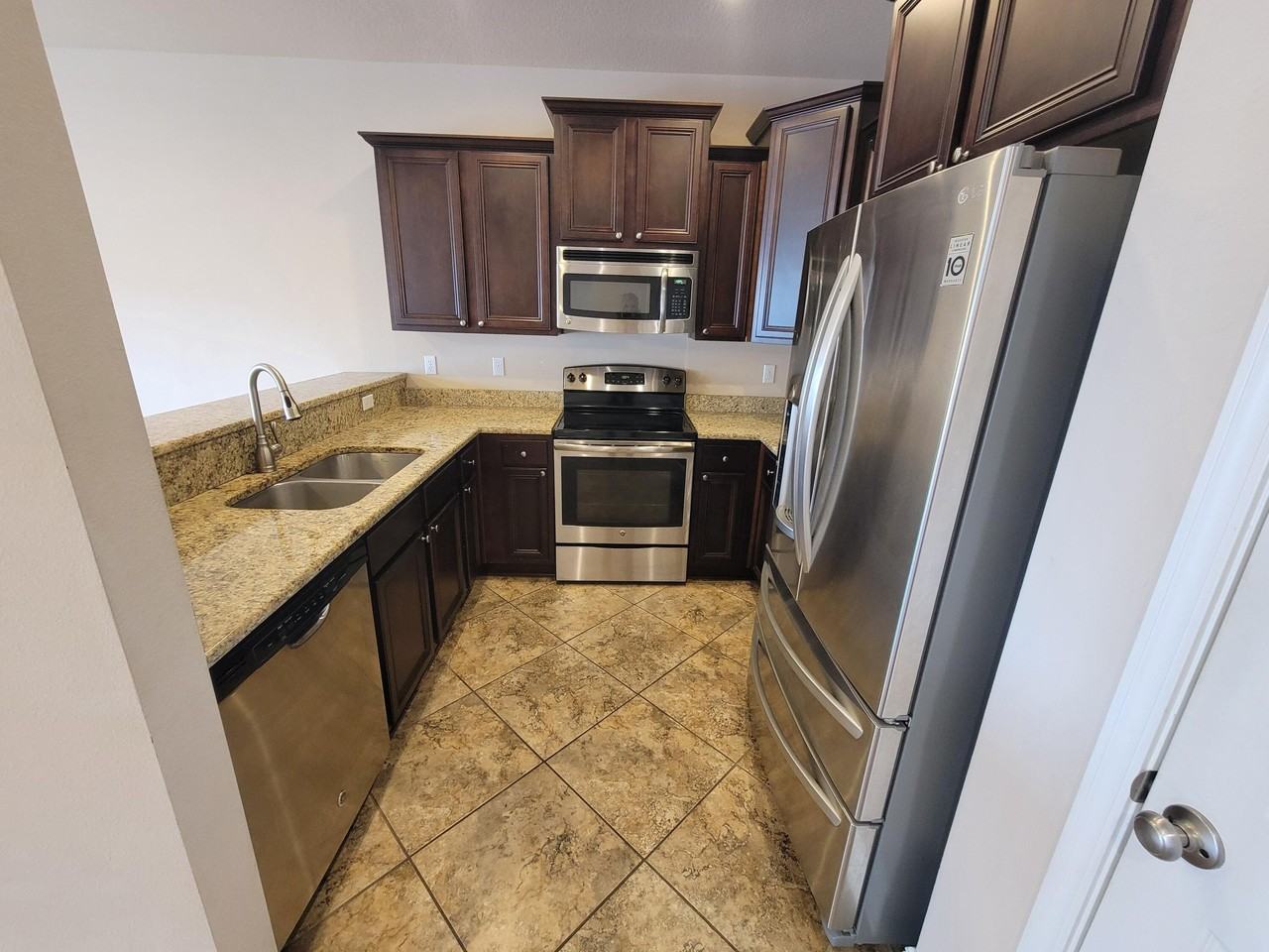 2068 Wilsons Plover Cir - Photo 4 of 28