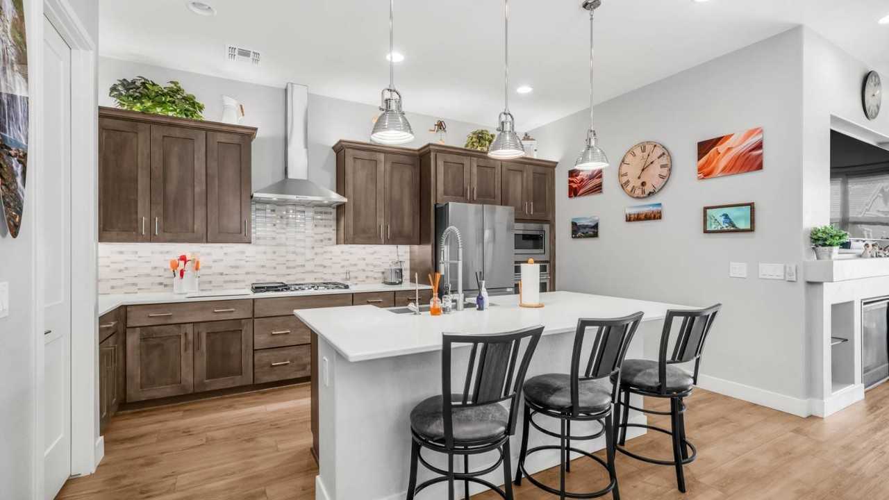 23080 E Carriage Way - Photo 5 of 35