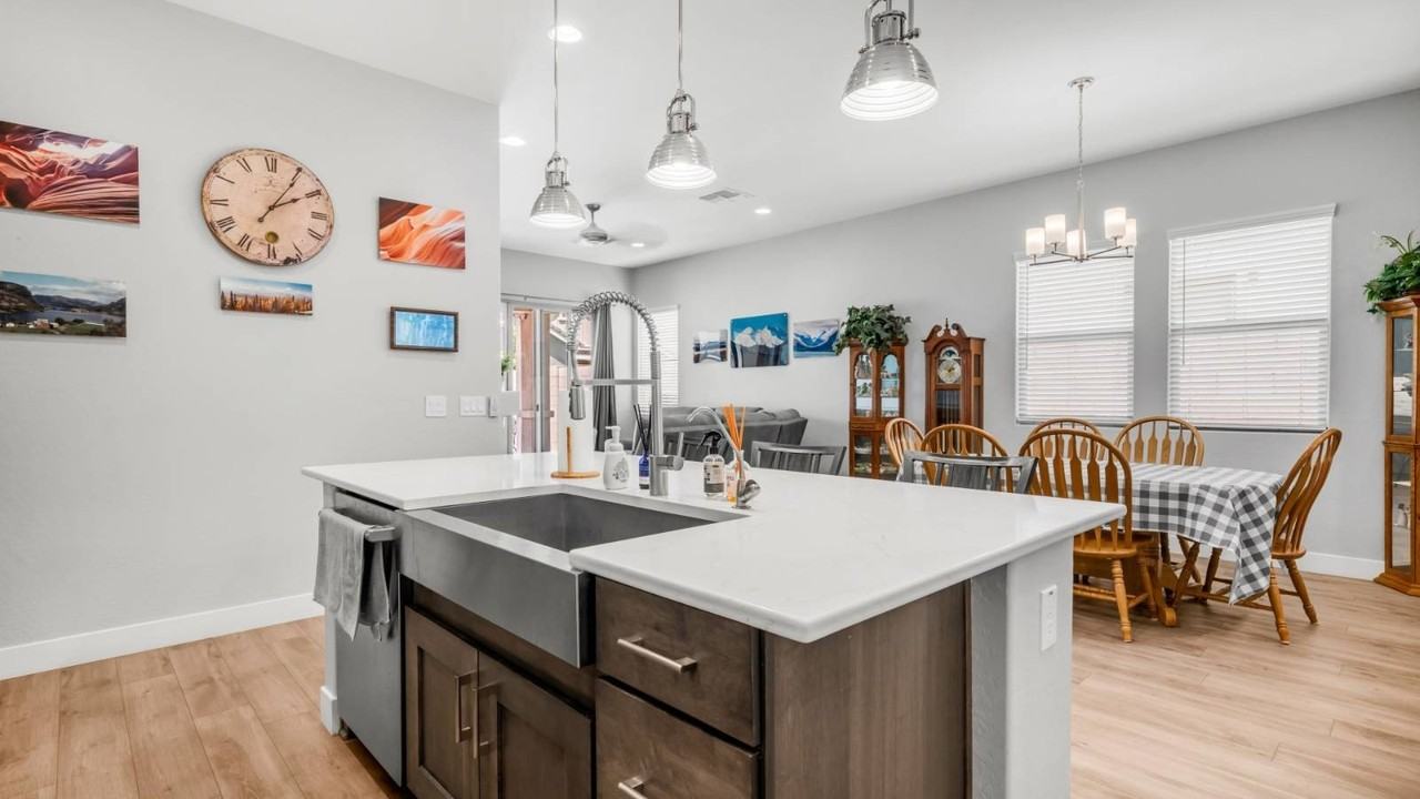 23080 E Carriage Way - Photo 7 of 35