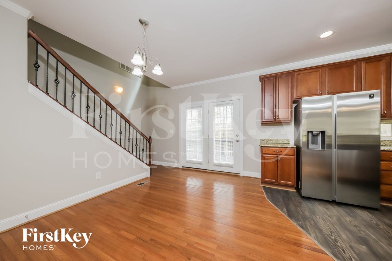 7092 Orchard Path Dr - Photo 5 of 15